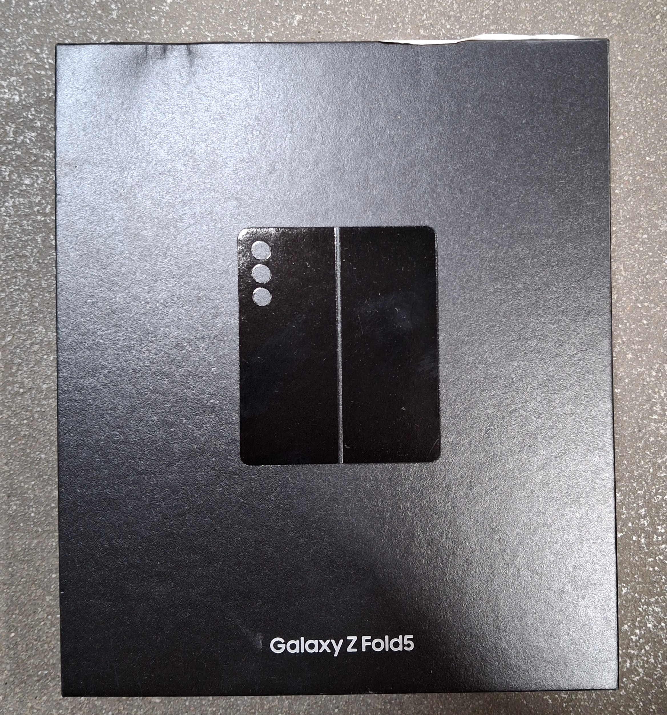 OUTLET - Smartfon SAMSUNG Galaxy Z Fold5 5G 12/256GB Czarny SM-F946BZKBEUE