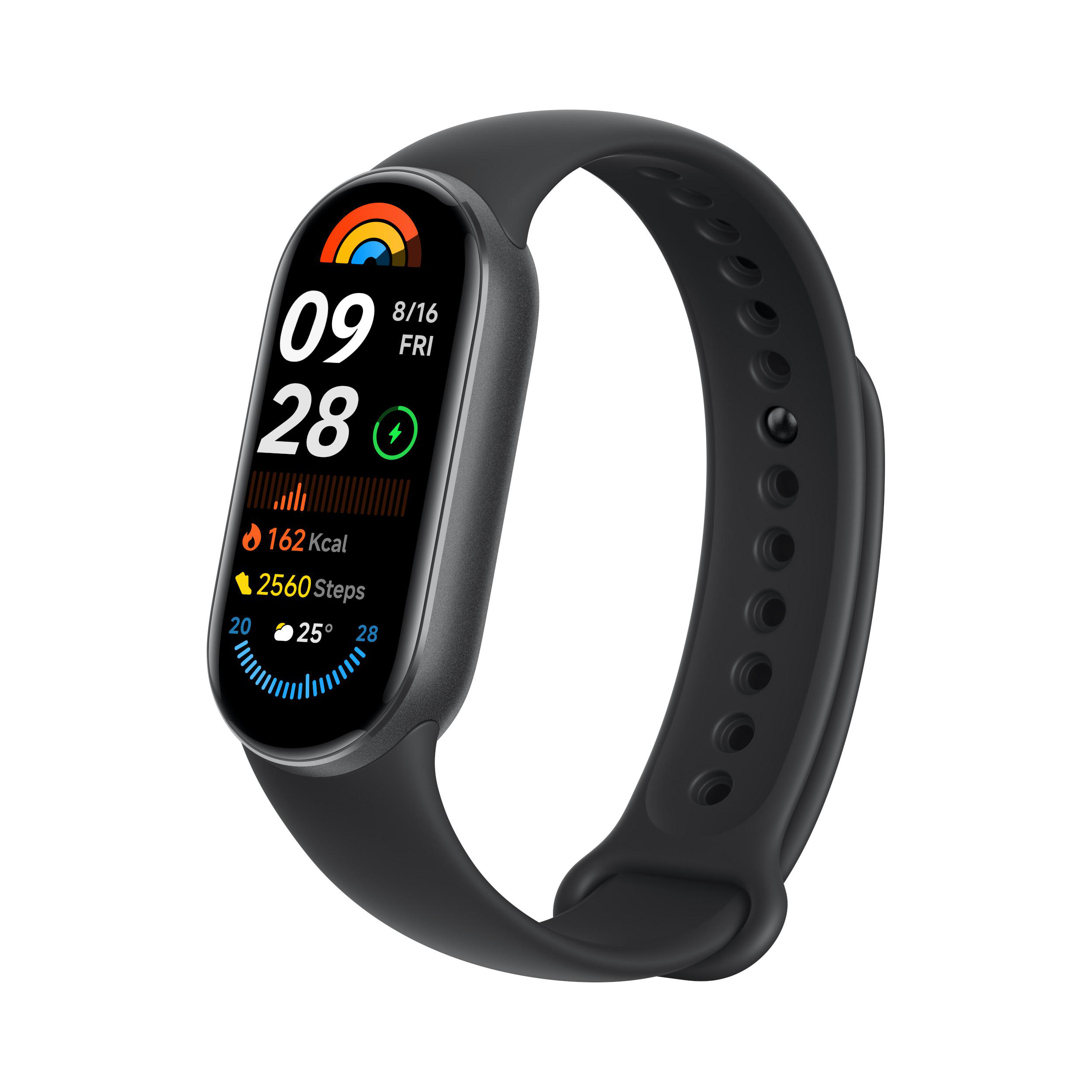 Schwarzer Fitnesstracker auf weißem Hintergrund. Zeigt Datum, Uhrzeit und Fitnessdaten an.