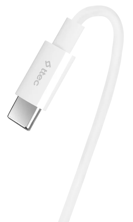 Egy fehér USB-C kábel fehér csatlakozóval és fekete háttérrel.