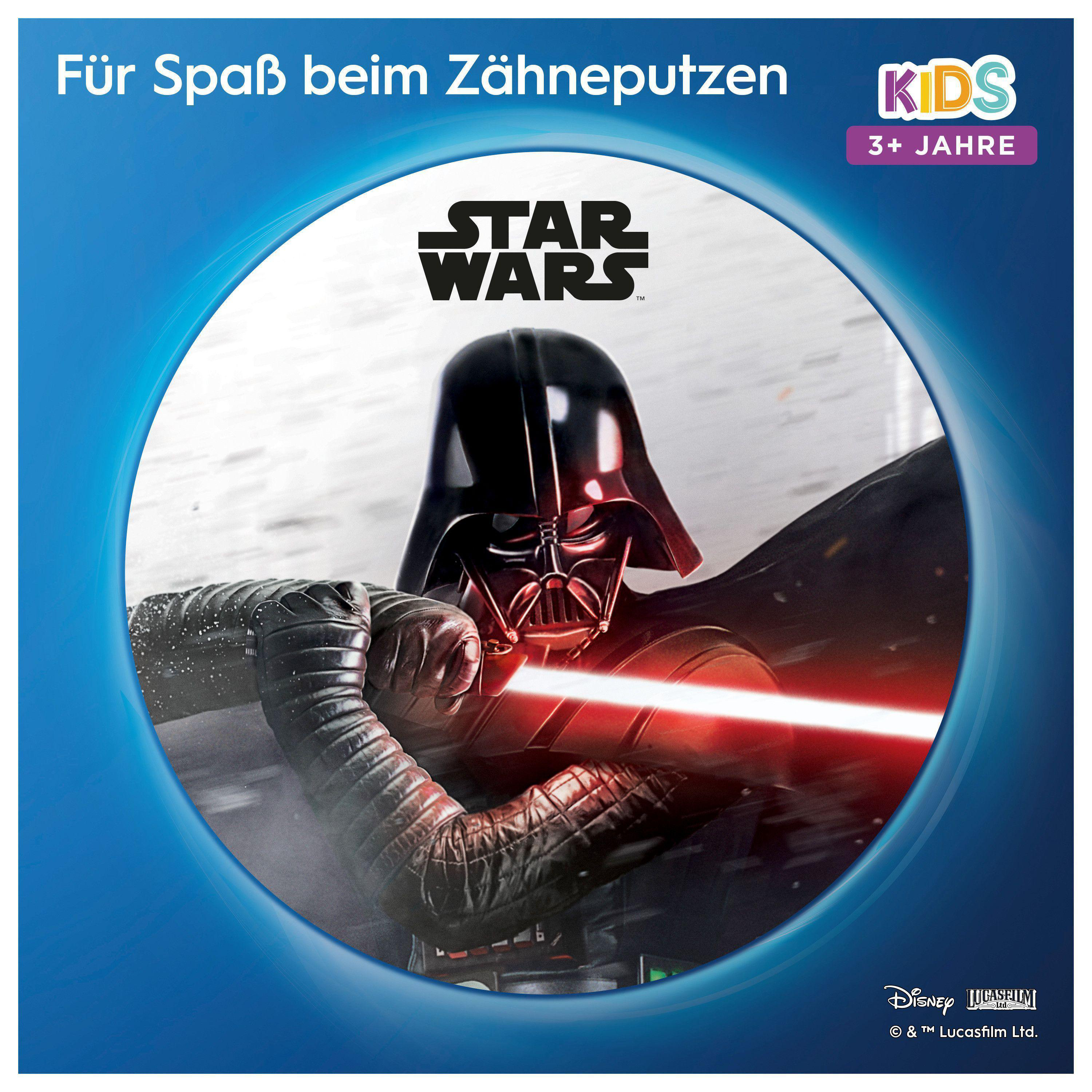 Darth Vader-Bild auf einer Zahnbürstenverpackung. Die Box hat Text und das Star Wars-Logo. Rotes Lichtschwert.