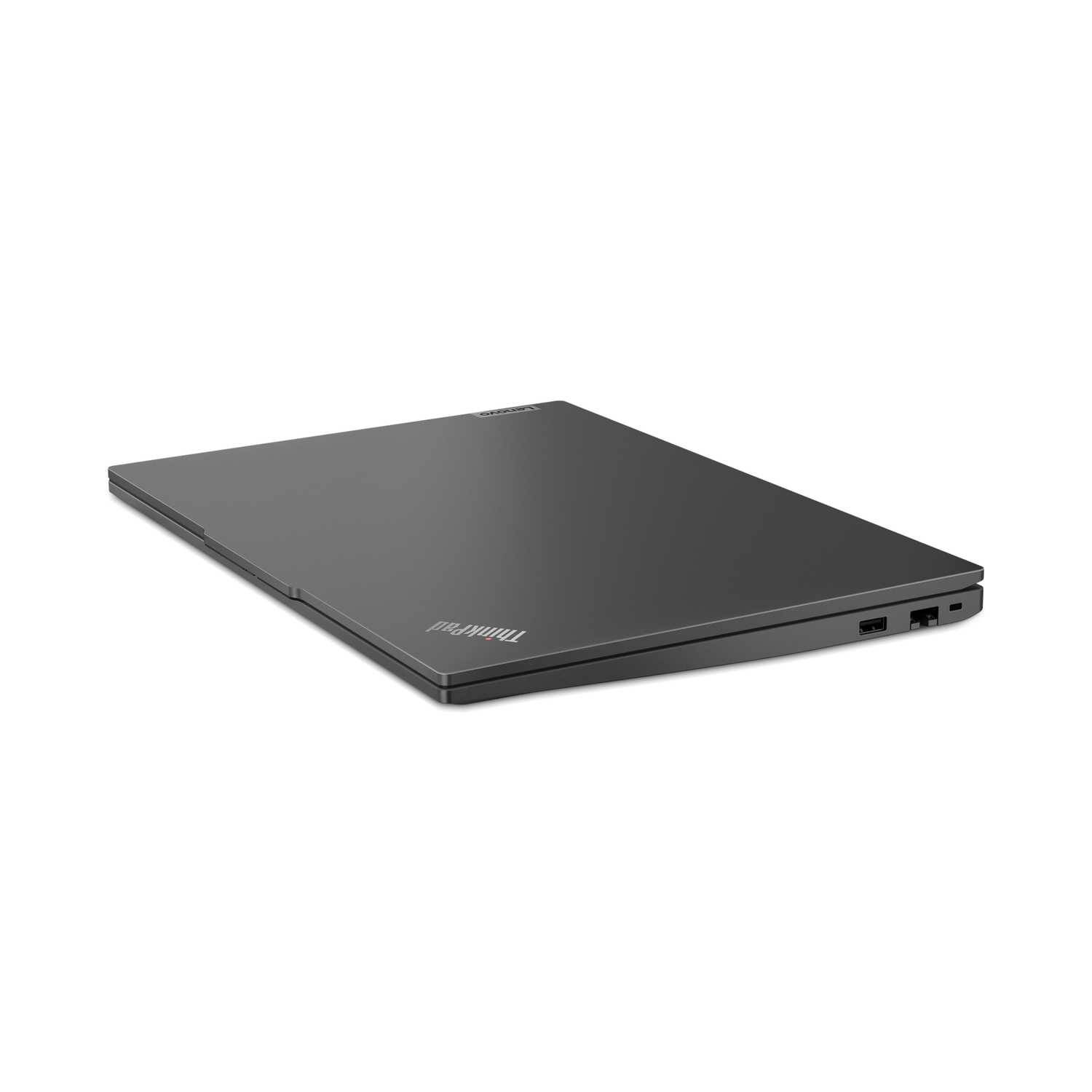 Een gesloten, grijze ThinkPad laptop op een wit oppervlak.