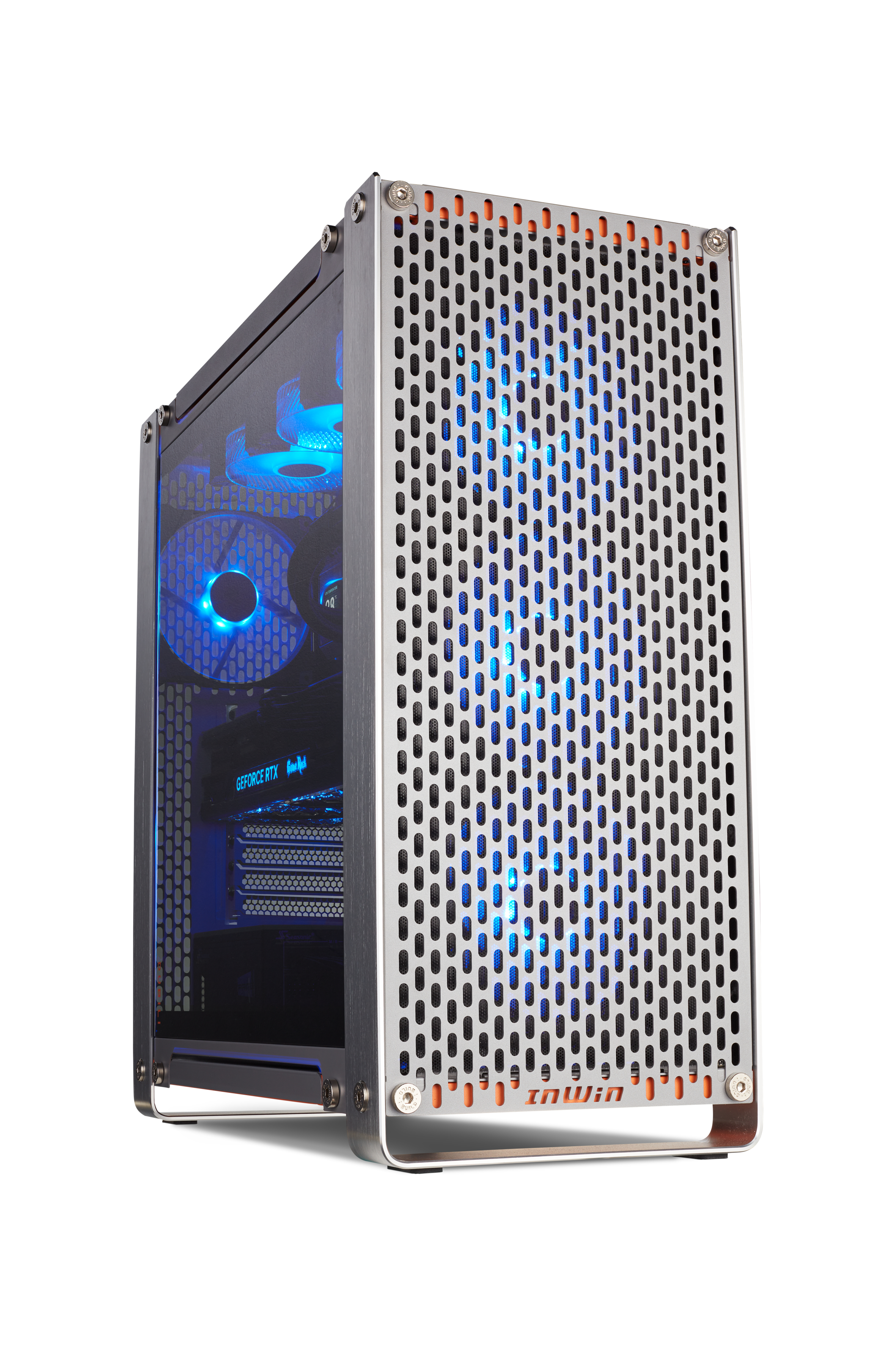 Silbernes Computergehäuse mit Mesh-Front, blauer Innenbeleuchtung und Glas-Seitenwand.