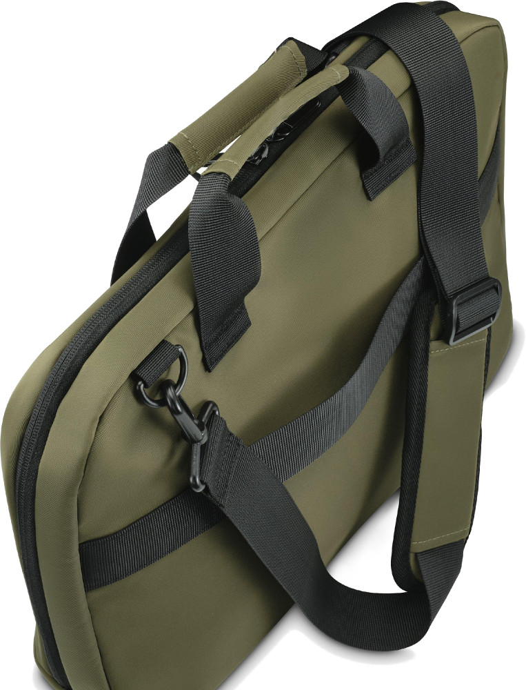 Oliwkowozielona teczka z czarnymi paskami. Widoczny uchwyt i pasek na ramię. Widok pod kątem, białe tło.