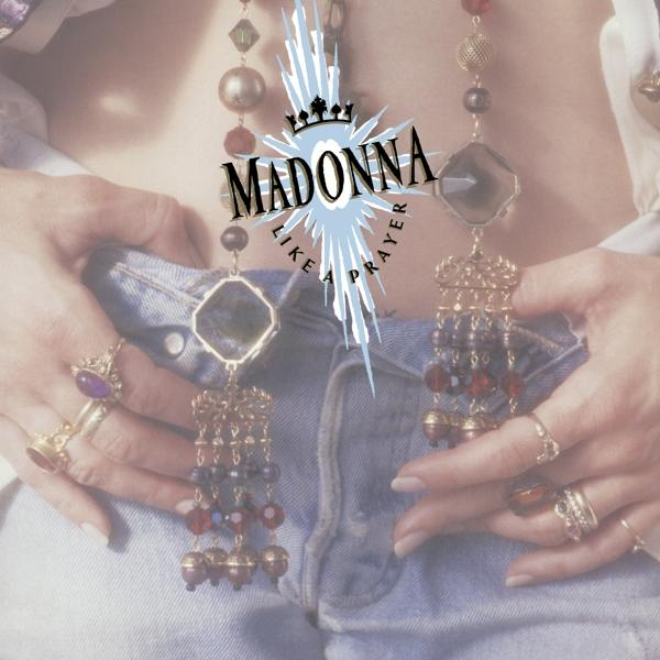 Madonna's 'Like a Prayer' Albumcover. Nahaufnahme von Händen, Schmuck und Jeans.