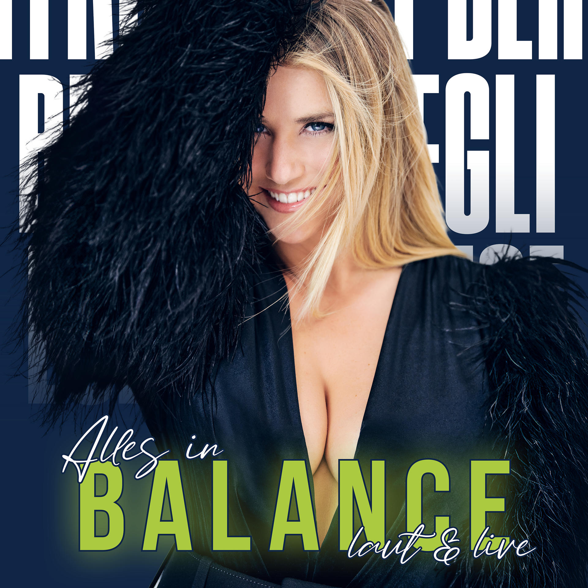 Albumcover einer Frau mit blonden Haaren und einer schwarzen Federboa. Die Worte 'Alles in Balance' sind sichtbar.