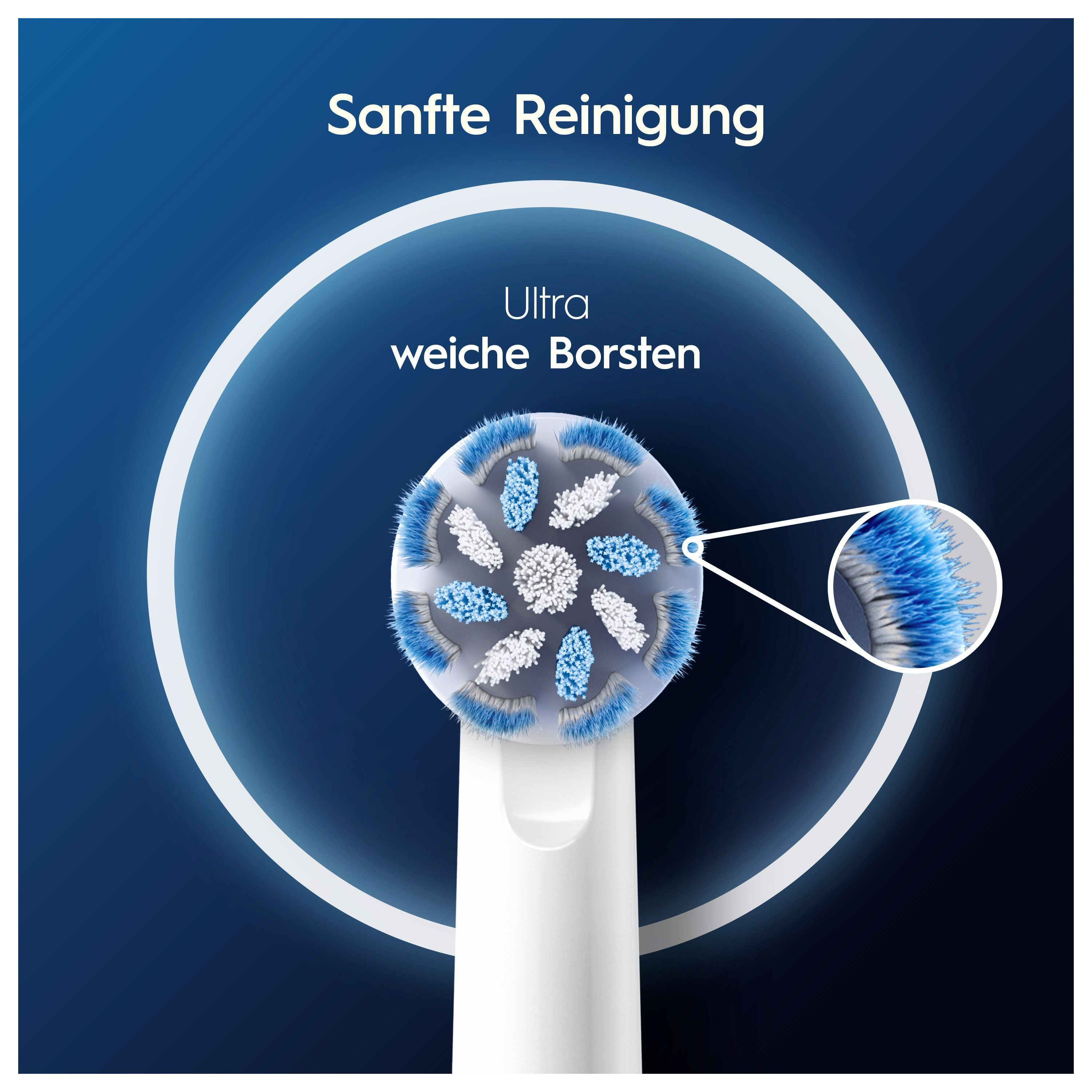Nahaufnahme eines Zahnbürstenkopfes mit blauen und weißen Borsten.