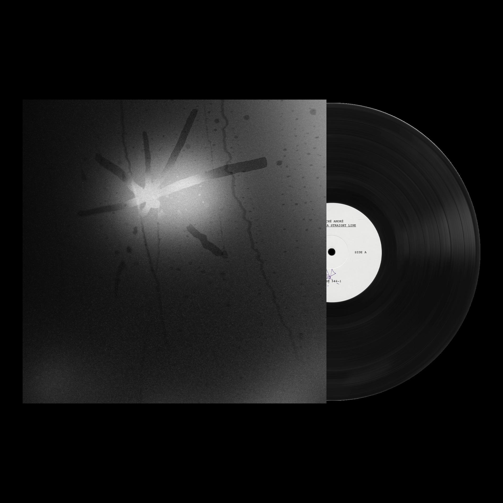 Schwarze Vinyl-Schallplatte mit weißem Etikett. Das Cover ist schwarz mit weißen Lichtstreifen.
