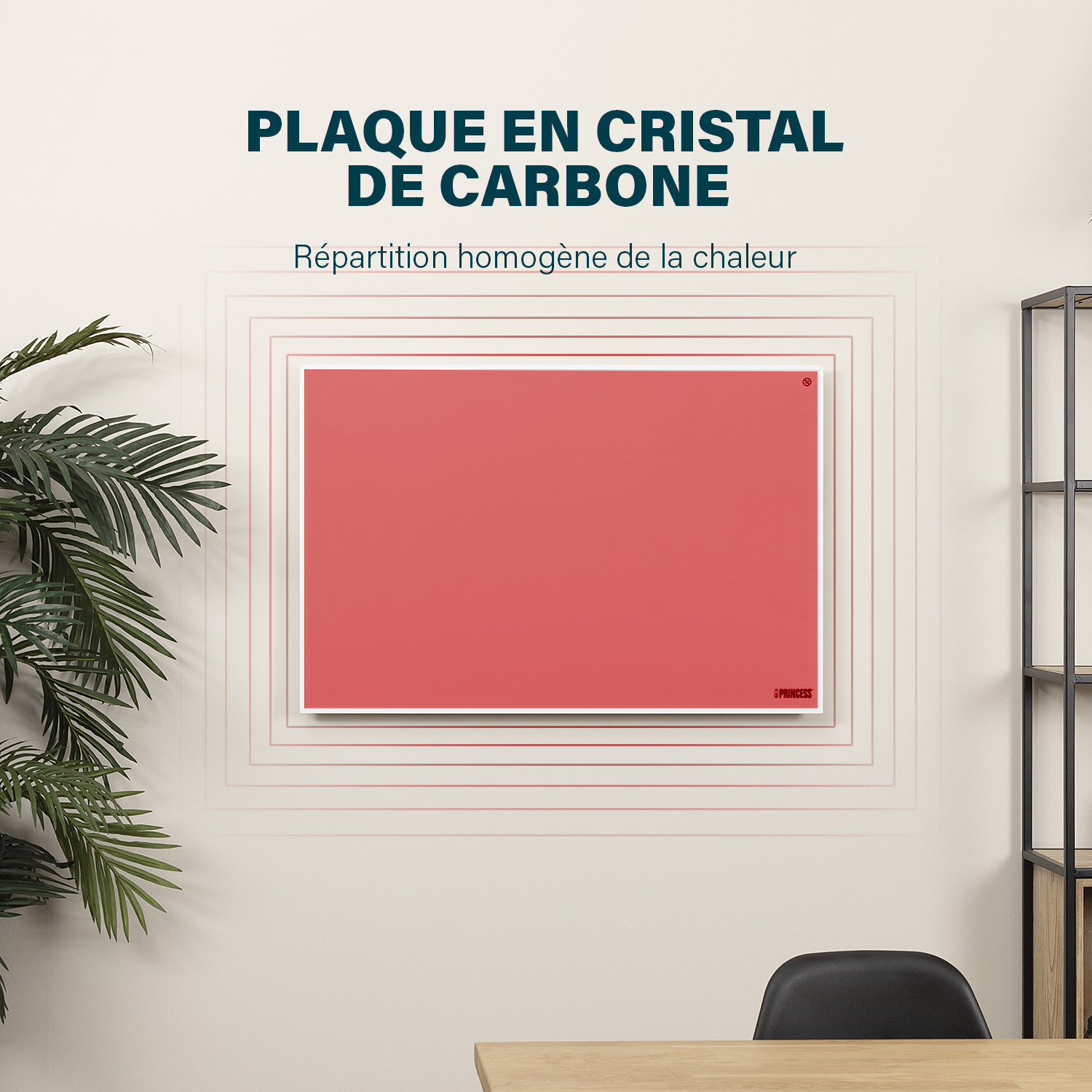 Un carré rouge avec des bordures blanches et du texte sur un mur blanc, avec une plante et une étagère.
