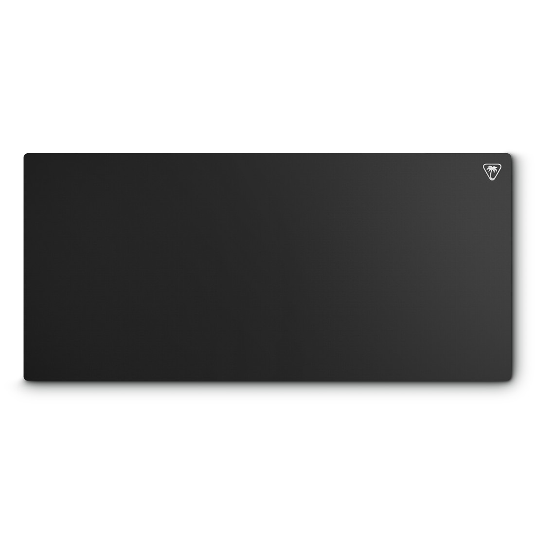 Schwarzes rechteckiges Mousepad auf weißem Hintergrund. Kleines weißes Logo rechts.