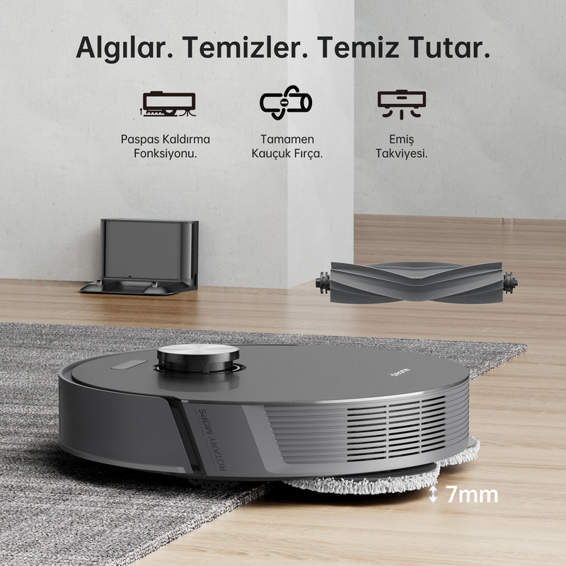 Ahşap zeminde temizleme fonksiyonları ve aksesuarları olan robot süpürge.