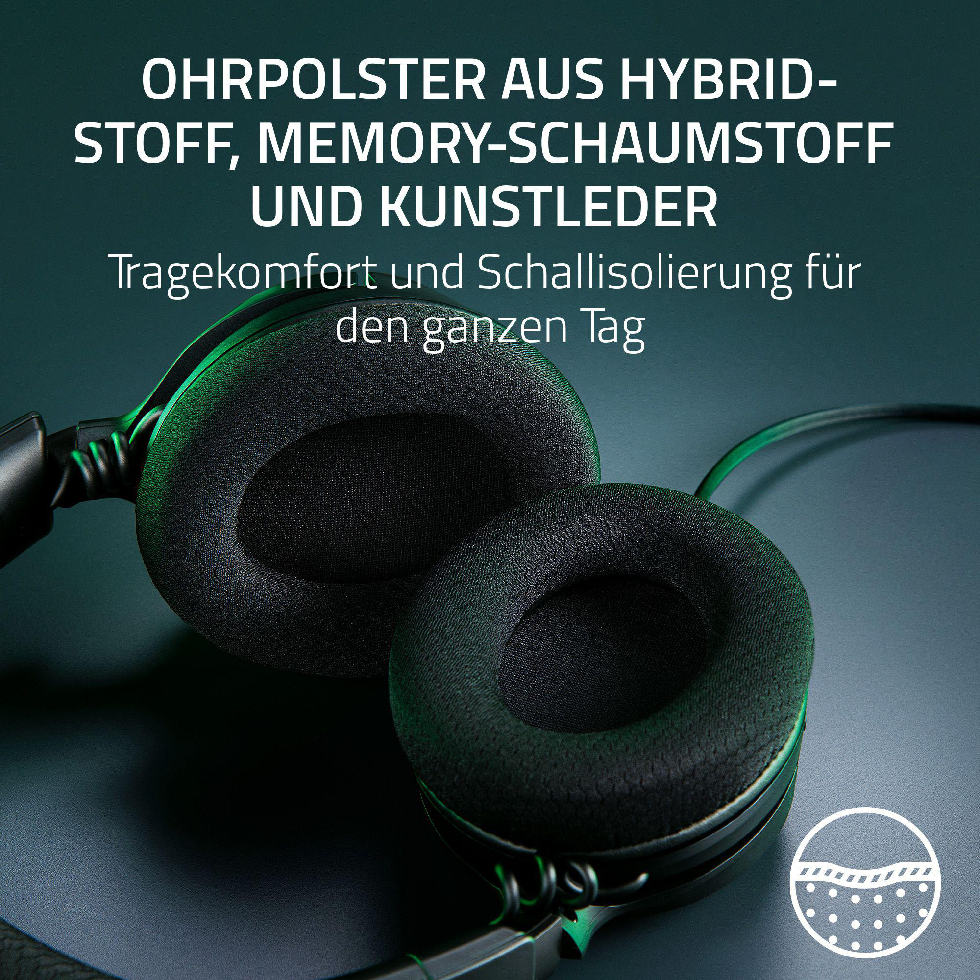 Nahaufnahme von Gaming-Kopfhörern, die die Ohrmuscheln mit weicher Polsterung hervorheben.