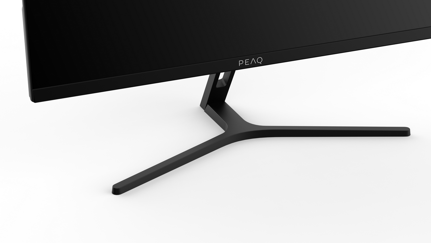 Soporte de monitor de computadora negro. Logotipo de PEAQ en el monitor. Fondo blanco.