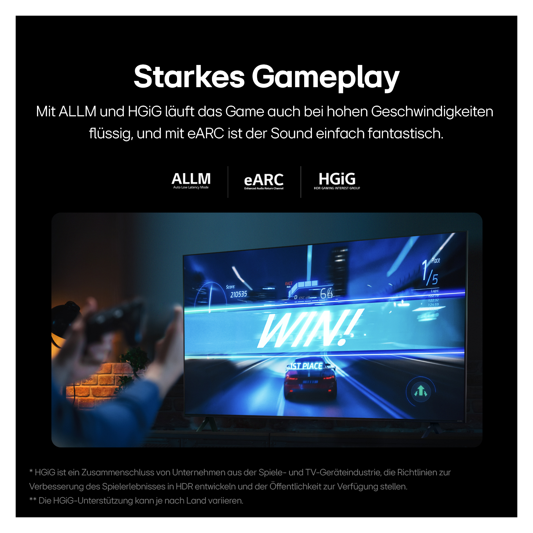 Eine Person spielt ein Spiel auf einem Fernsehbildschirm. Text zeigt 'Gewinn!' und die Punktzahl.