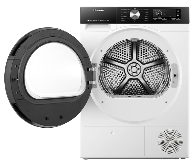 Fehér Hisense szárítógép nyitott ajtóval. Belső dob fémráccsal, fekete vezérlőpanel.