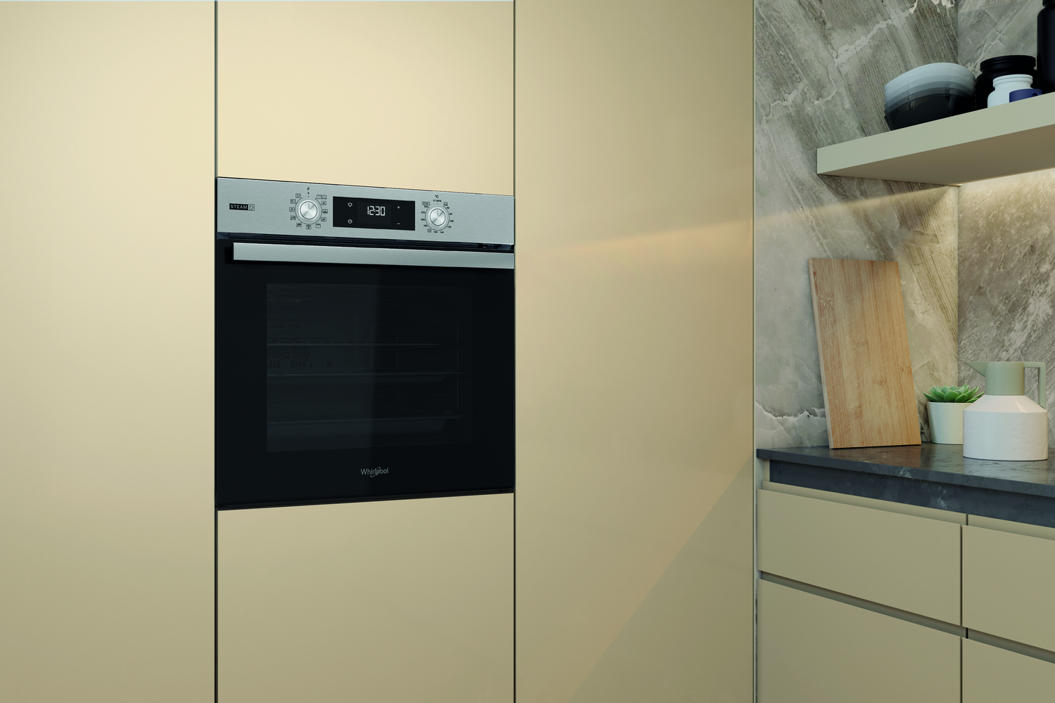 Horno empotrado con pantalla digital, en cocina con armarios y encimera beige.