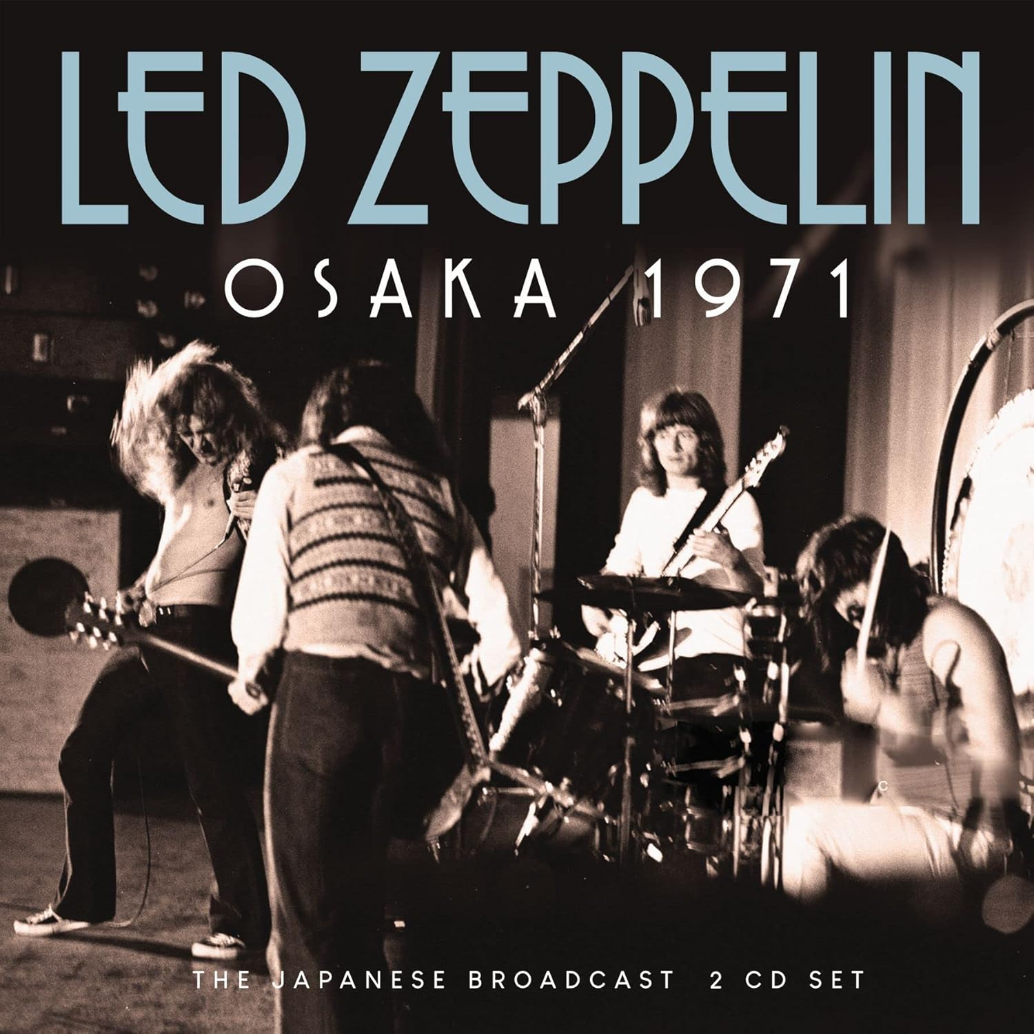 Led Zeppelin élőben Oszakában 1971-ben. A zenekar tagjai a színpadon. Album borító szöveggel és a zenekar tagjaival.