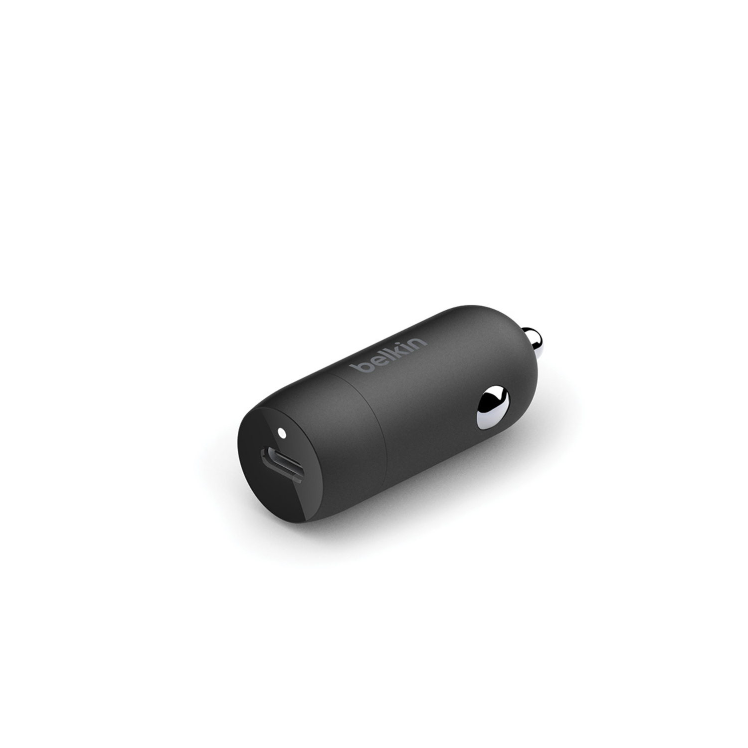 Zwarte Belkin autolader met een USB-C poort en zilveren accent.