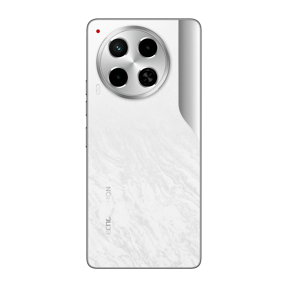 Beyaz bir akıllı telefonun arkası, kamera modülü ve dört lens ile. Marka TECNO.