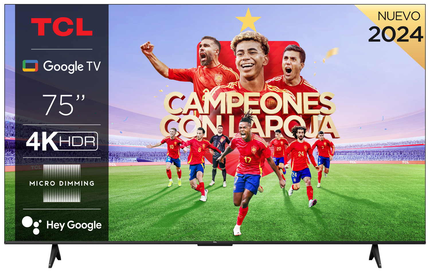 Un gran televisor TCL que muestra un equipo de fútbol con texto que dice 75", 4K HDR y Hey Google.