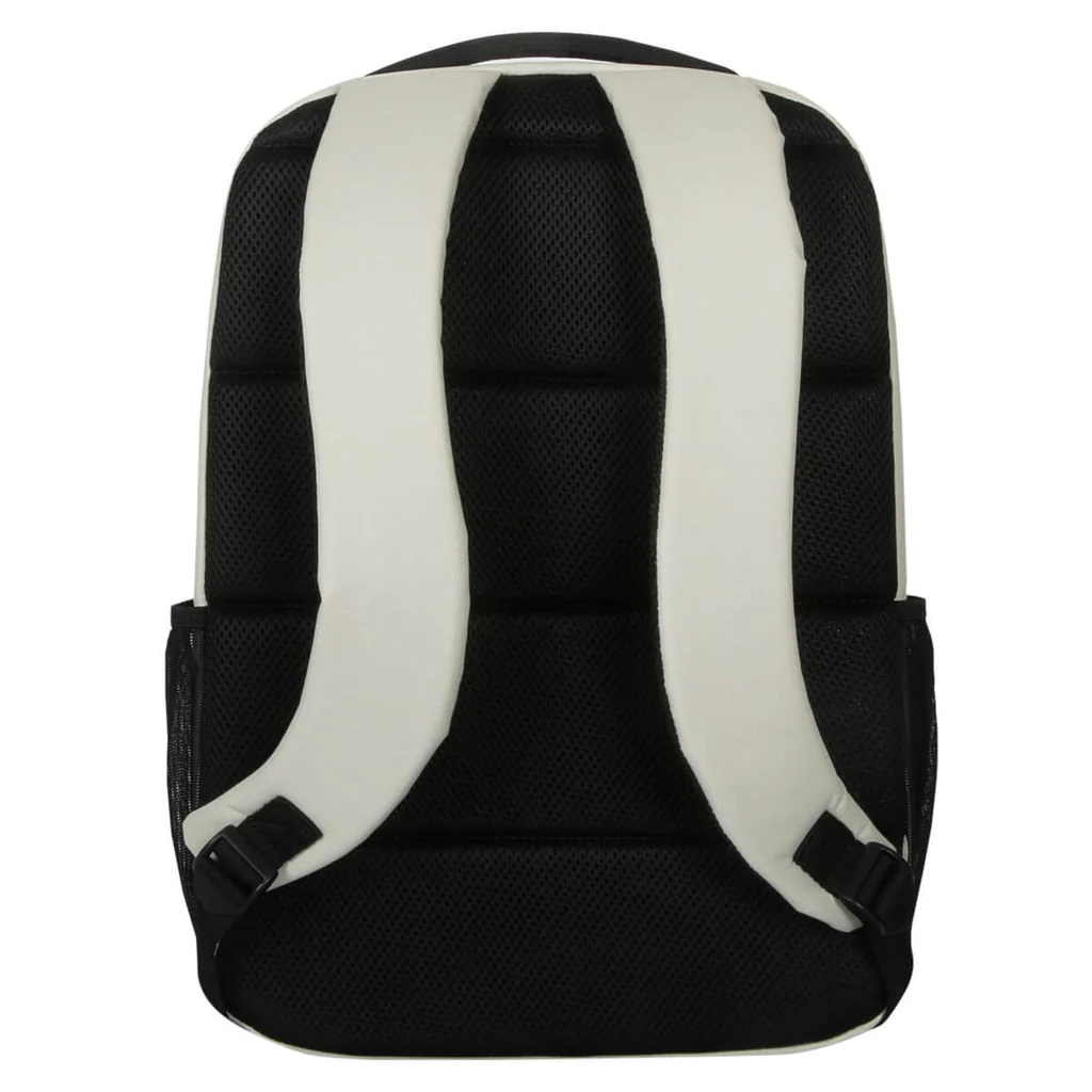 Mochila, vista trasera. Panel trasero de malla negra y correas blancas. Blanco y negro, diseño simple.