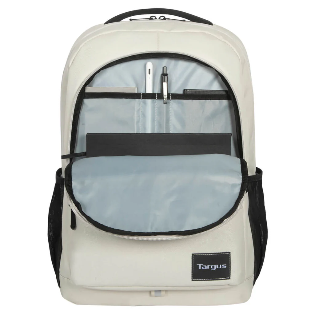 Mochila crema con bolsillo frontal e interior abierto. Incluye bolígrafos y laptop.