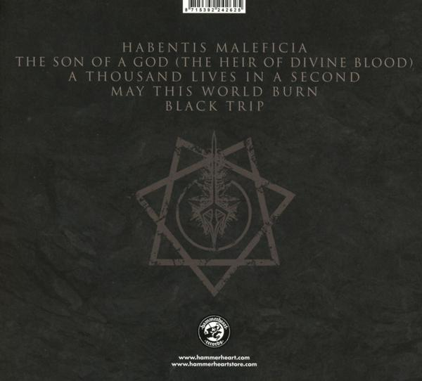 Albumcover: Text mit Songtiteln und Bandnamen auf dunklem Hintergrund, mit zentralem Sterndesign.