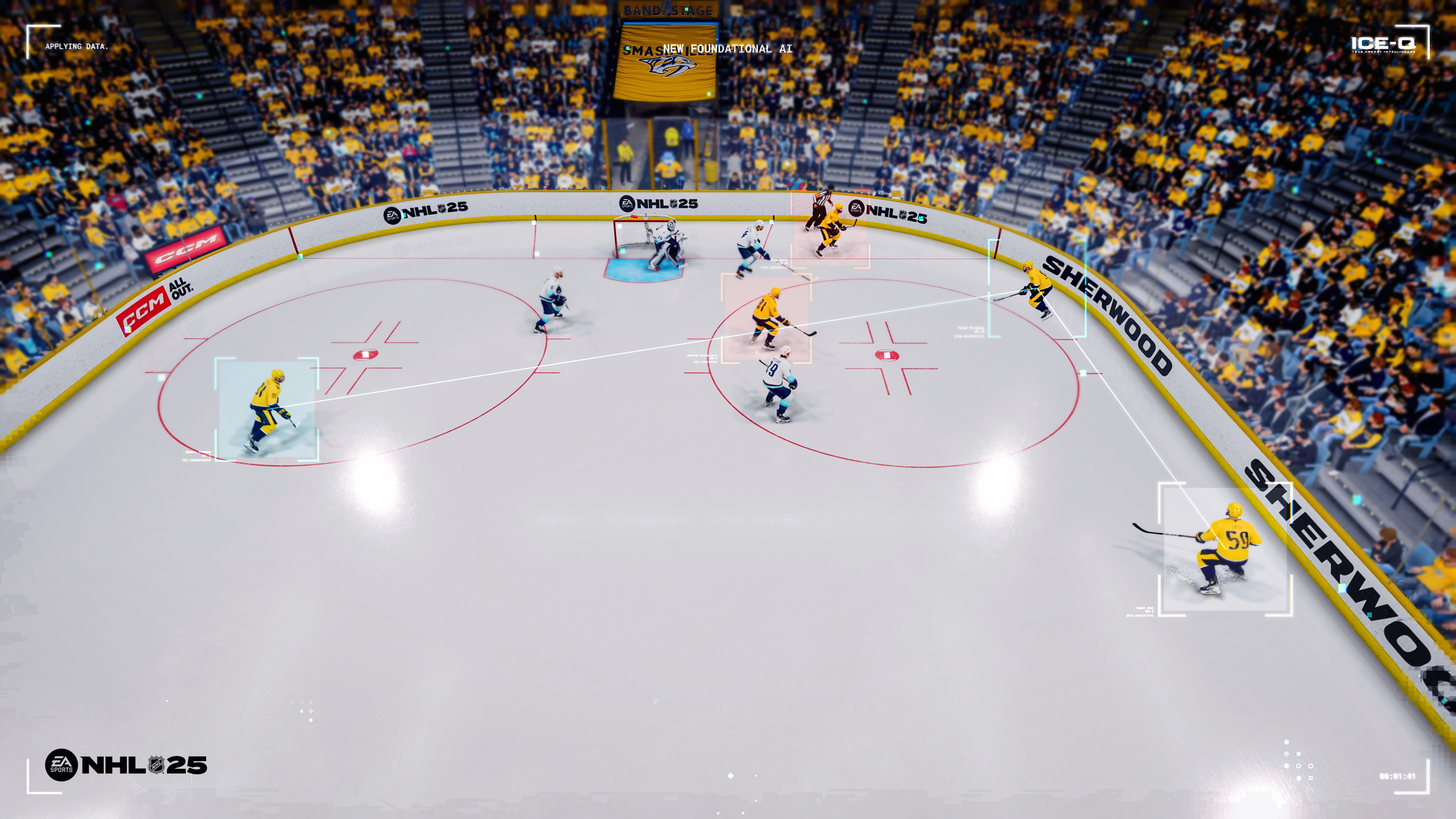 Eine Draufsicht auf ein Hockeyspiel mit Spielern, Eis und Text-Overlays.