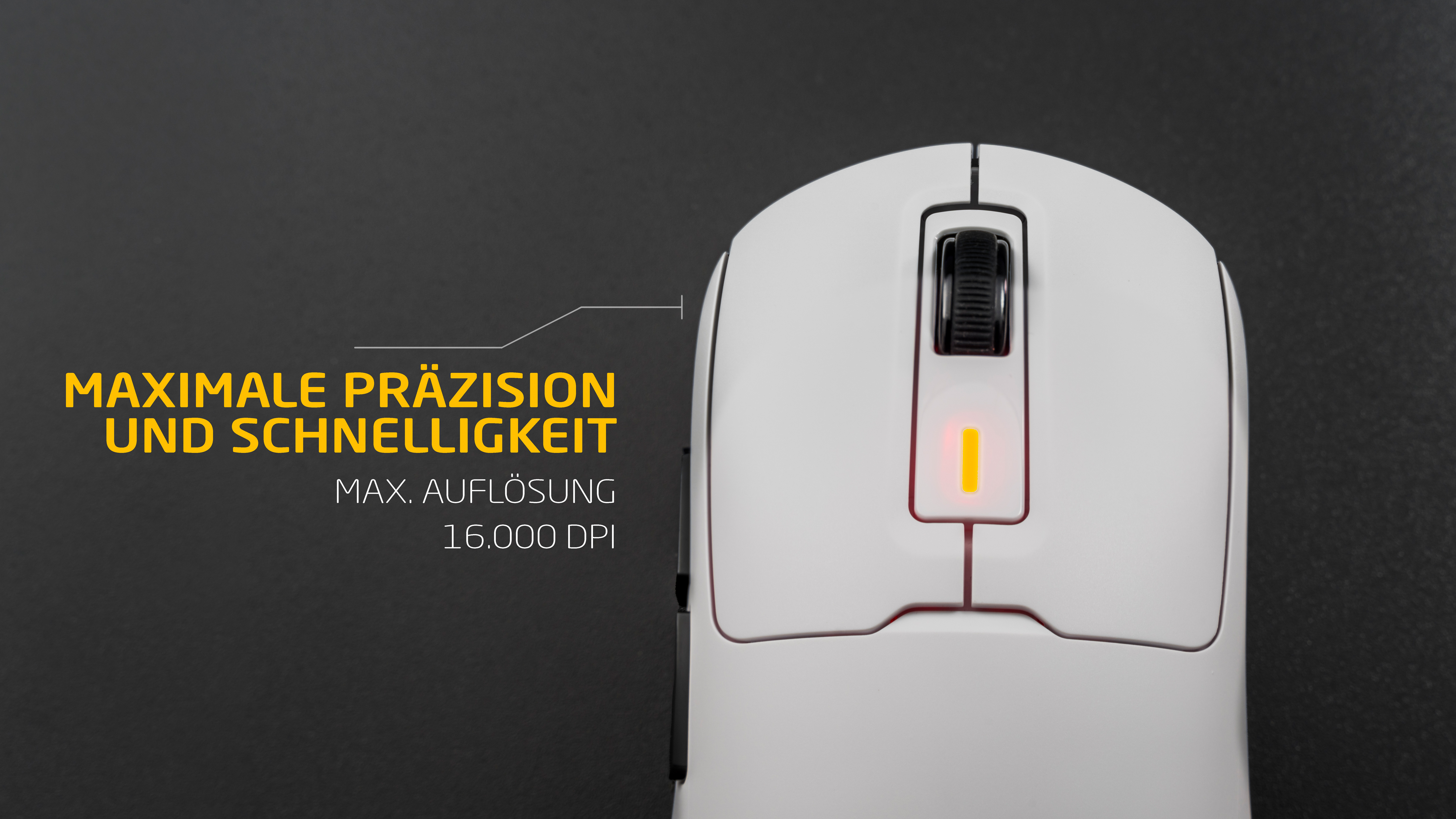 Eine weiße Computermaus mit Scrollrad und gelbem Licht auf dunkler Oberfläche.