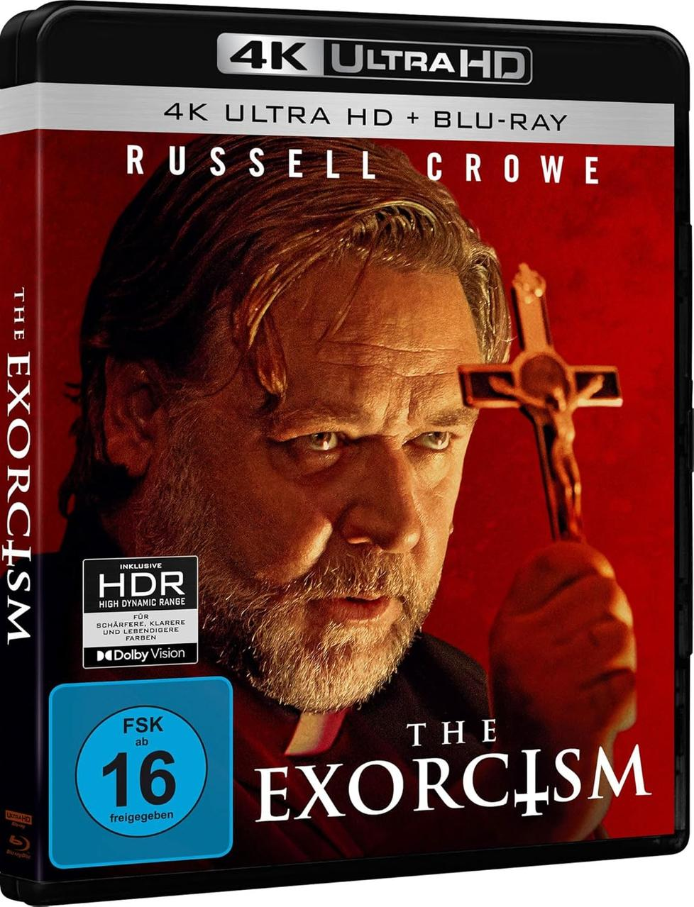 Filmcover: Russell Crowe hält ein Kreuz, roter Hintergrund, Titel 'The Exorcism'.