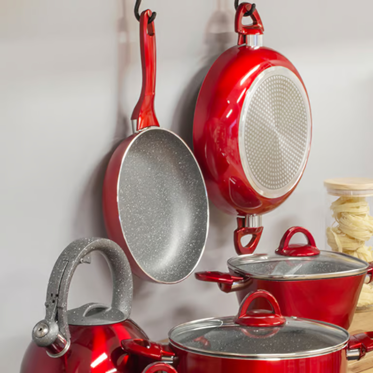 Schemat różowego fotela do gier z wymiarami i tekstem w języku hiszpańskim.