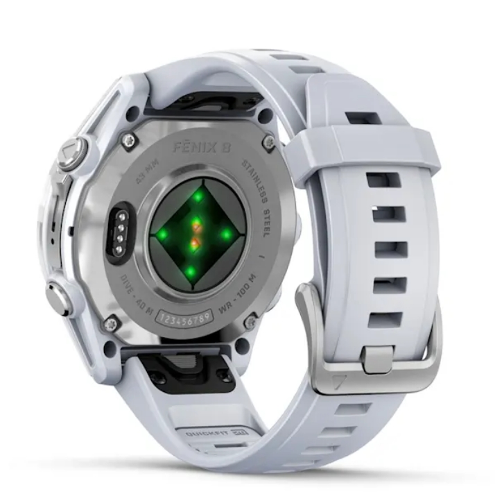 Widok z tyłu białego zegarka Garmin Fenix 8 z białym paskiem. Widoczny czujnik tętna.