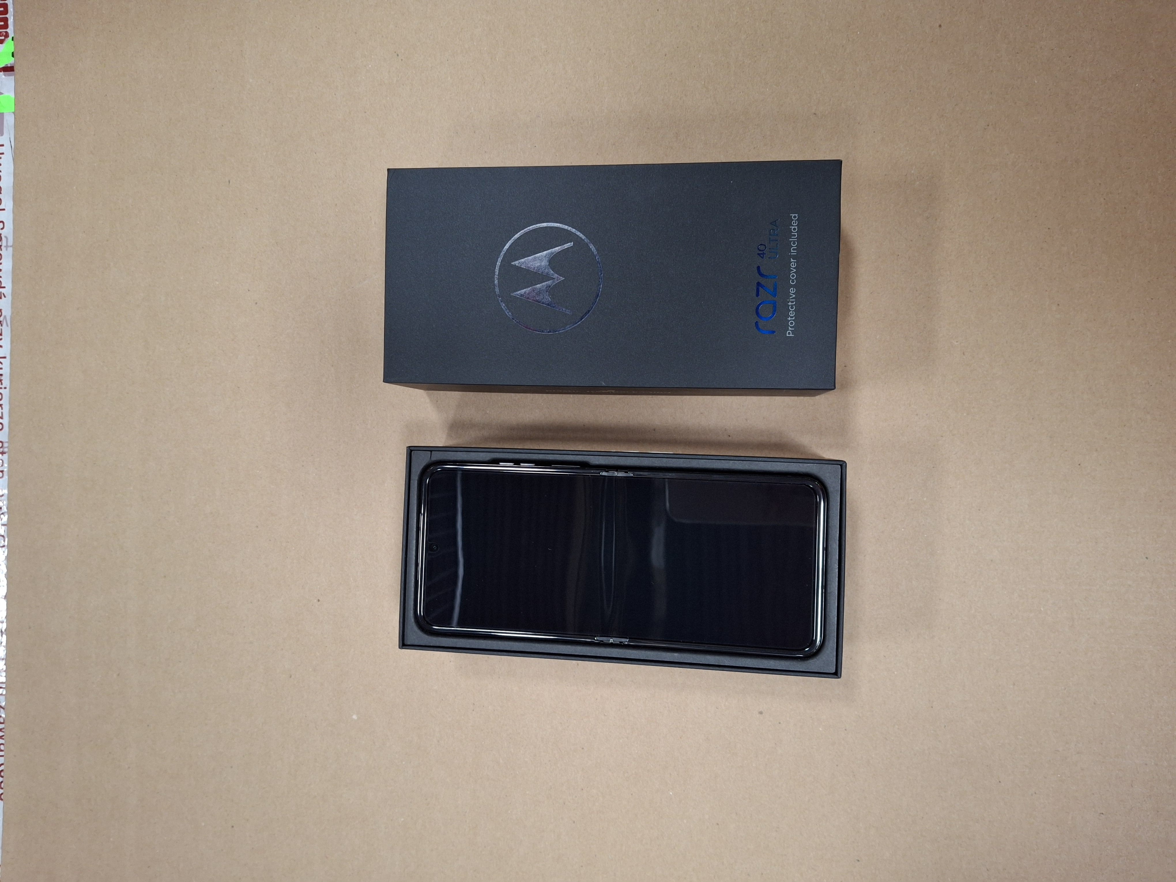 OUTLET - Smartfon MOTOROLA Razr 40 Ultra 5G 8/256GB Czarny