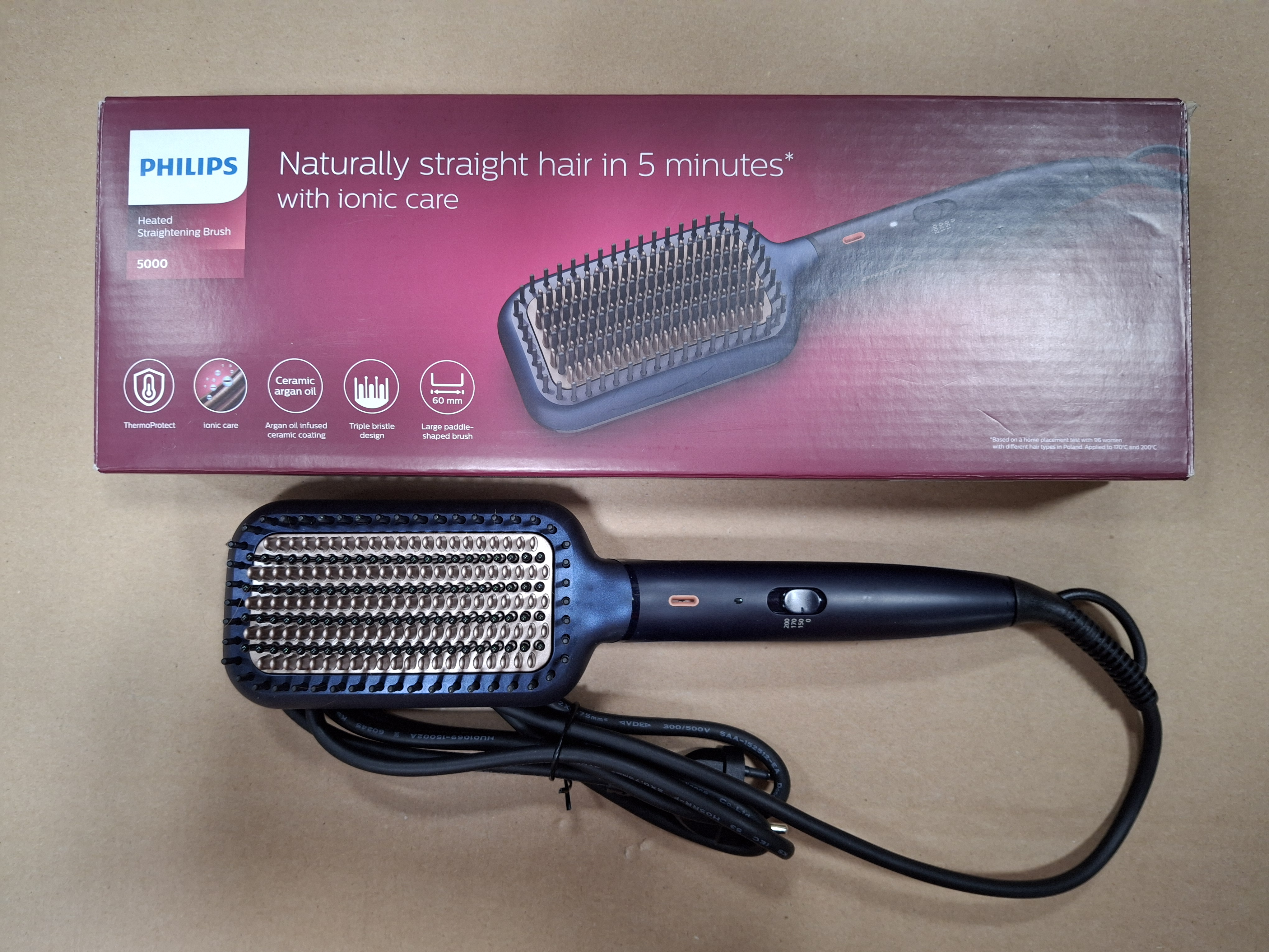 OUTLET - Podgrzewana szczotka prostująca PHILIPS BHH885/00