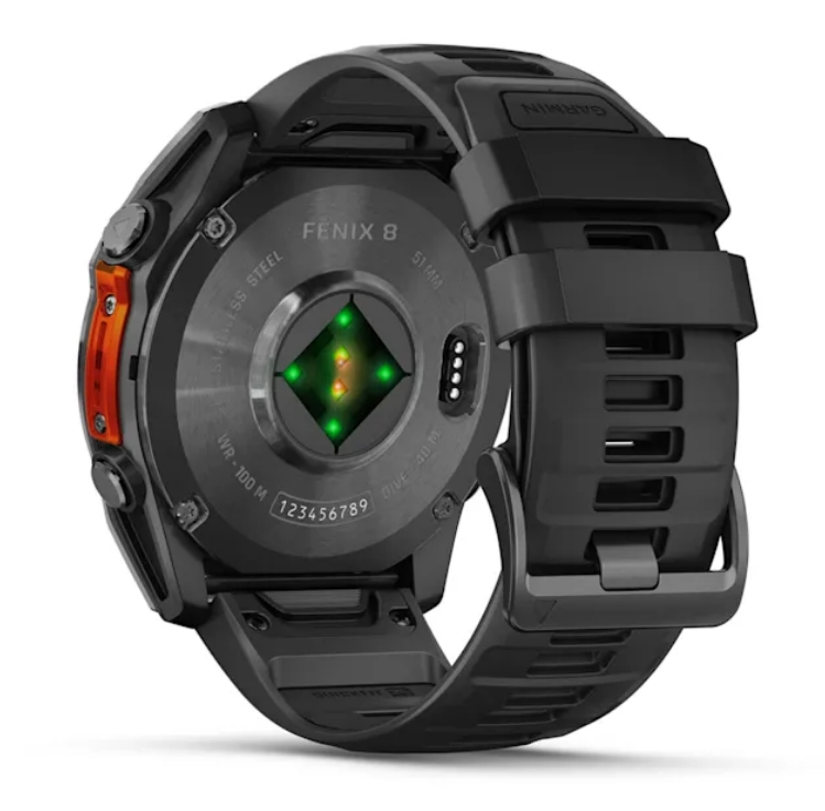 Widok z tyłu czarnego zegarka Garmin z pomarańczowymi akcentami. Pokazuje czujnik tętna i słowo Fenix 8.