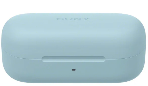 Jasnoniebieskie etui ładujące słuchawki z wytłoczonym słowem „SONY” na górze.