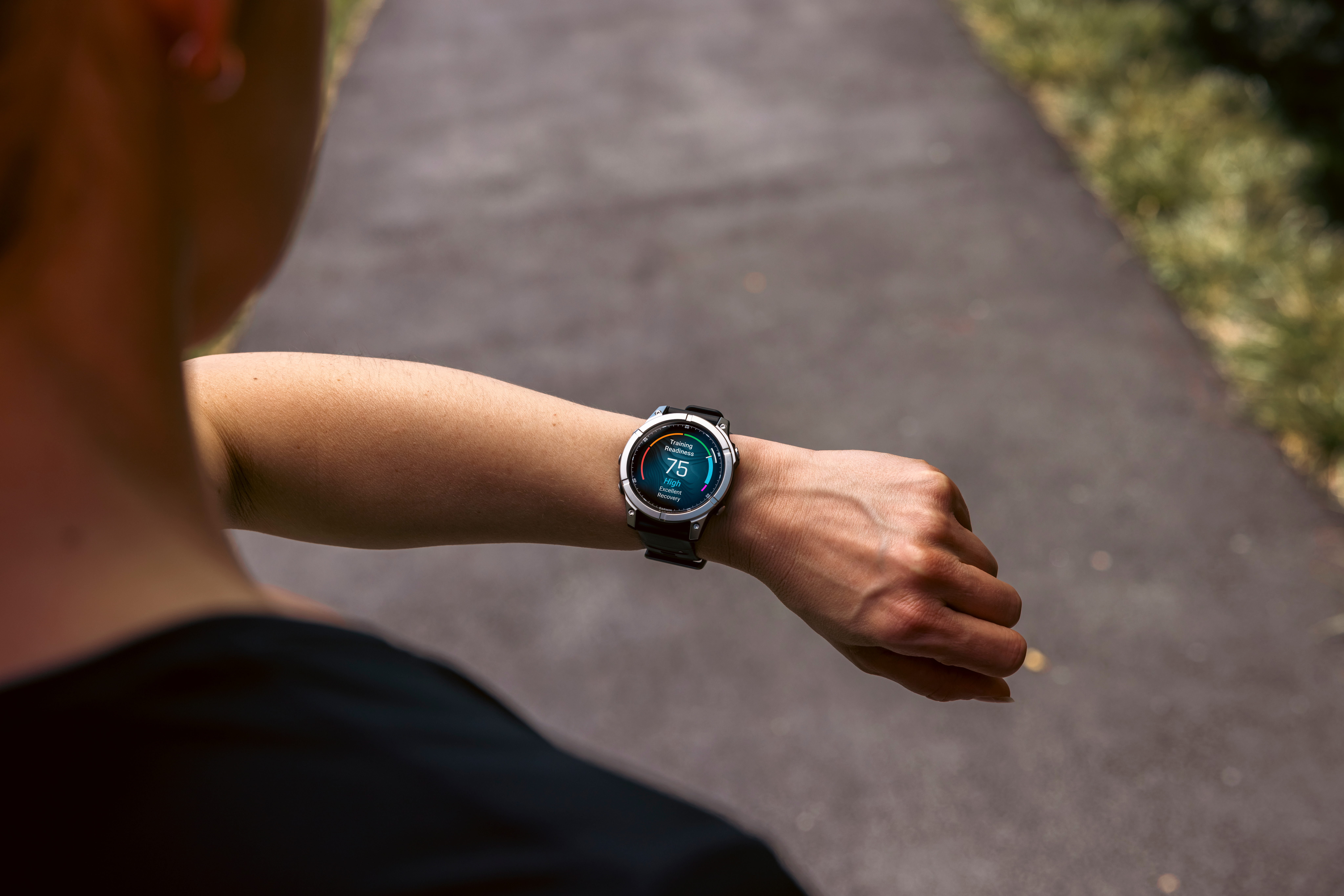 GARMIN fēnix E (47 mm) Multisport-Smartwatch Faserverstärktes Polymer mit Metallgehäuse hinten Silikon, 125 - 208 mm, Schwarz/Silber