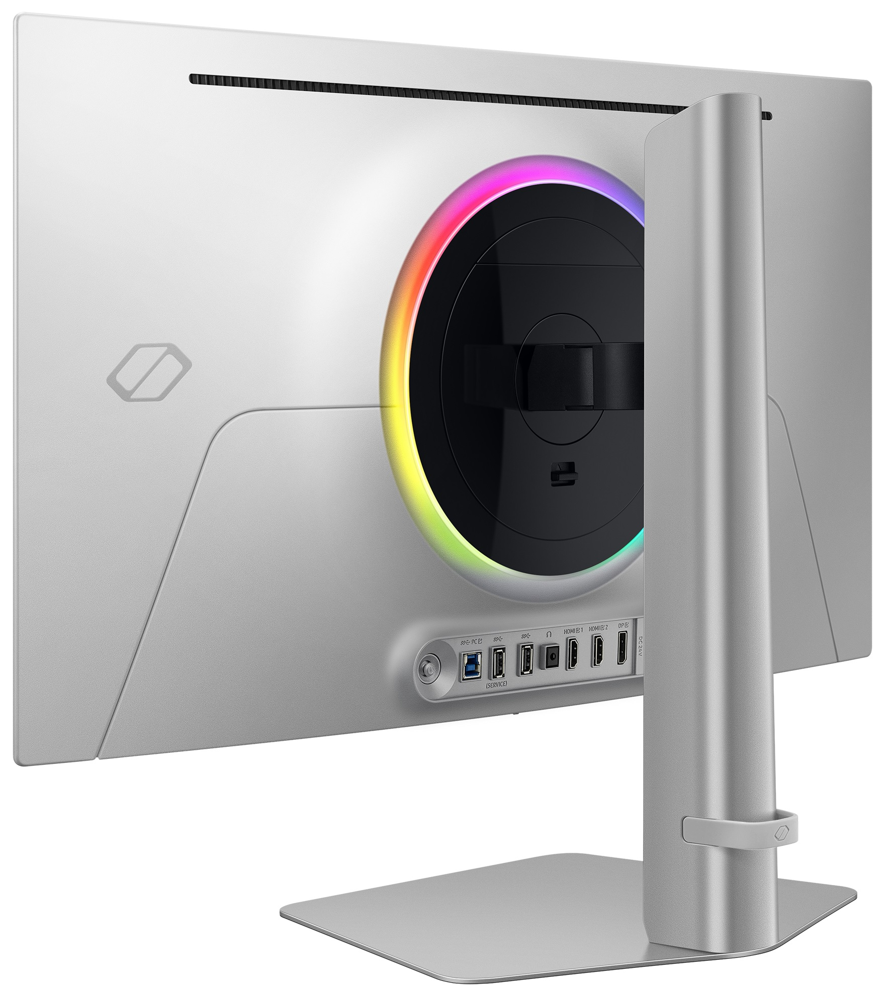 Biała zmywarka do zabudowy w białej kuchni.