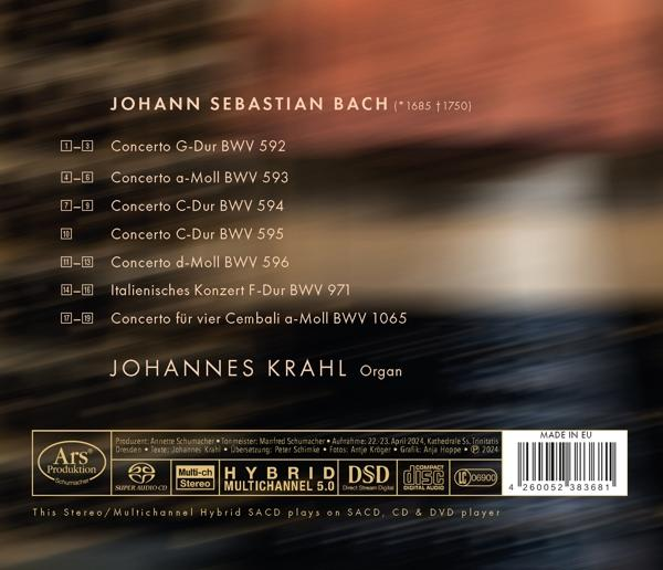 CD-Cover mit Noten, Texten von Musikstücken und einer Liste von Namen.