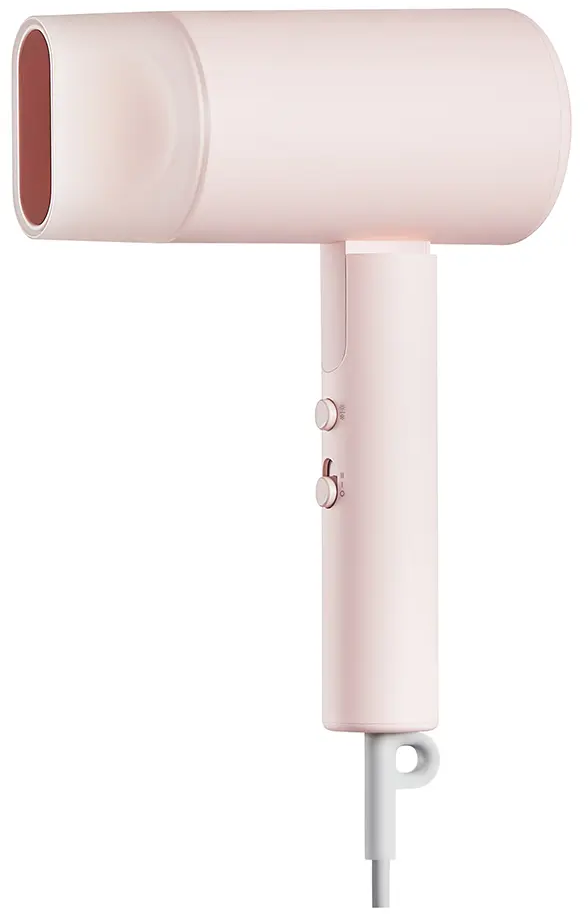 Un asciugacapelli rosa su sfondo bianco. Presenta ugello, manico con comandi e cavo di alimentazione grigio.