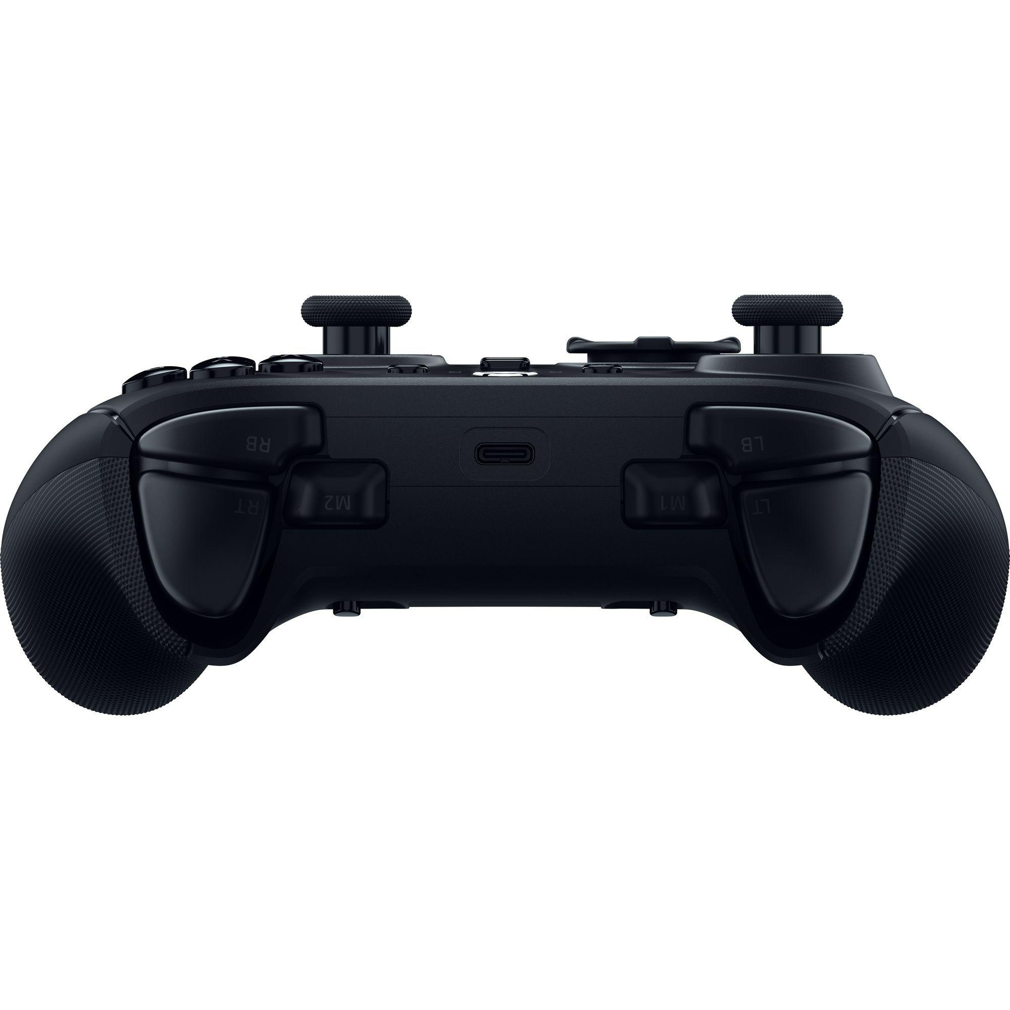 Ein schwarzer Gamecontroller mit Knöpfen, Joysticks und einem USB-Anschluss.
