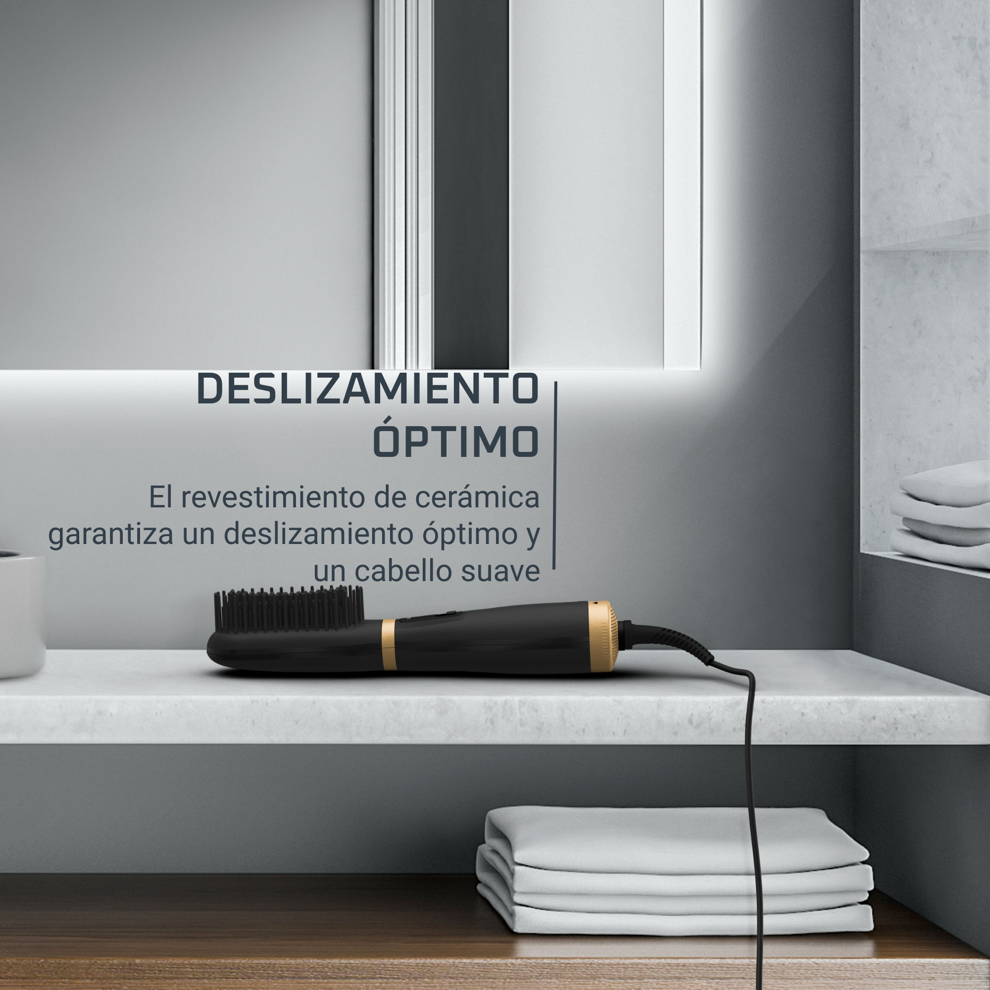 Cepillo de peinado en estante con espejo y toallas. Texto: DESLIZAMIENTO ÓPTIMO.