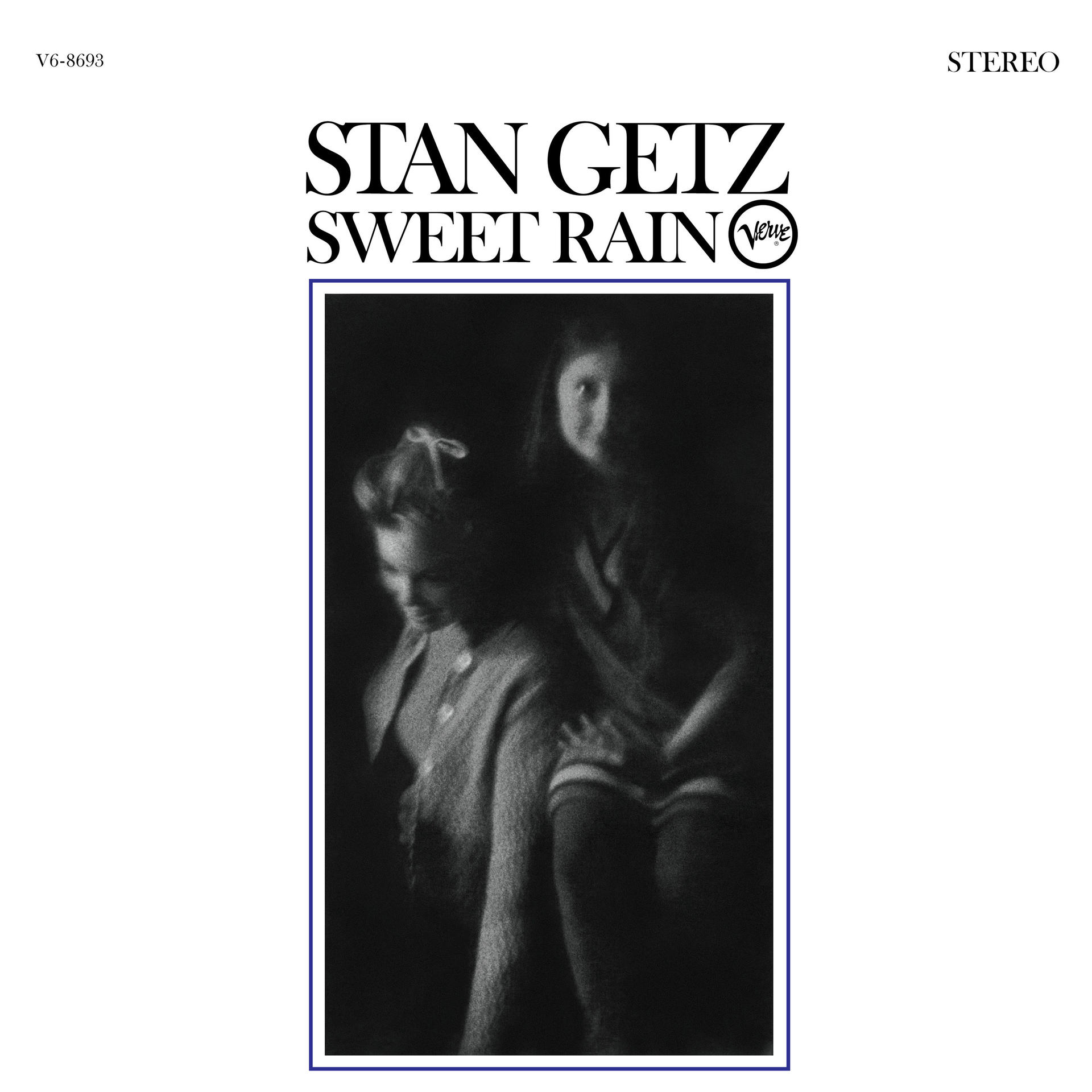 Stan Getz Sweet Rain című albumának borítója, két nőről készült fekete-fehér fotóval.