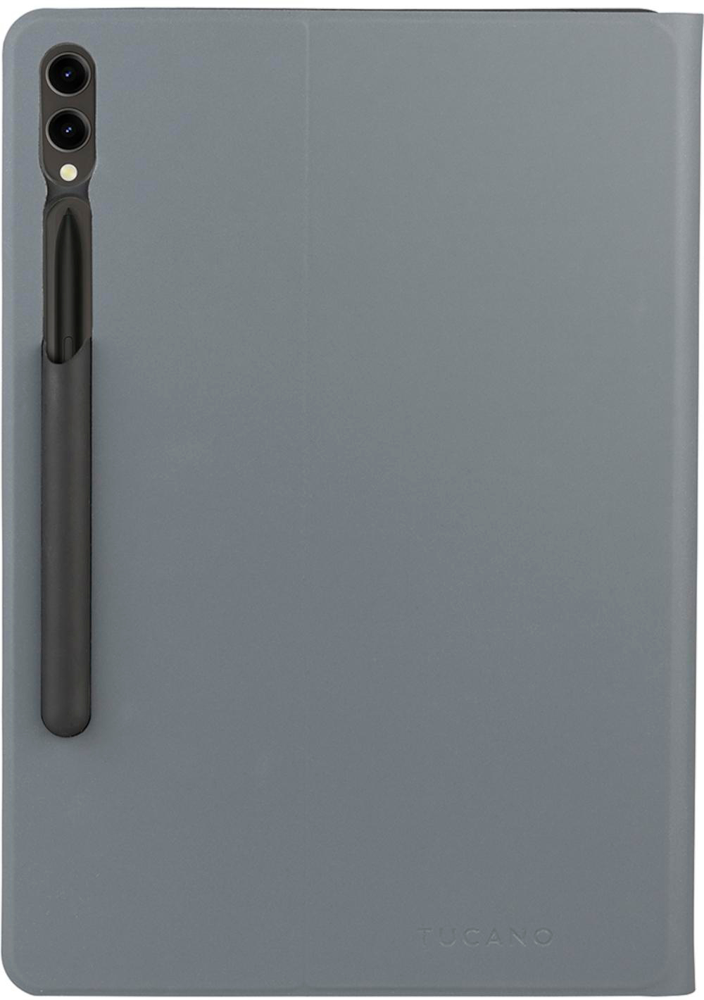 Graue Tablethülle mit Stifthalter und eingesetztem Stift, Rückansicht.