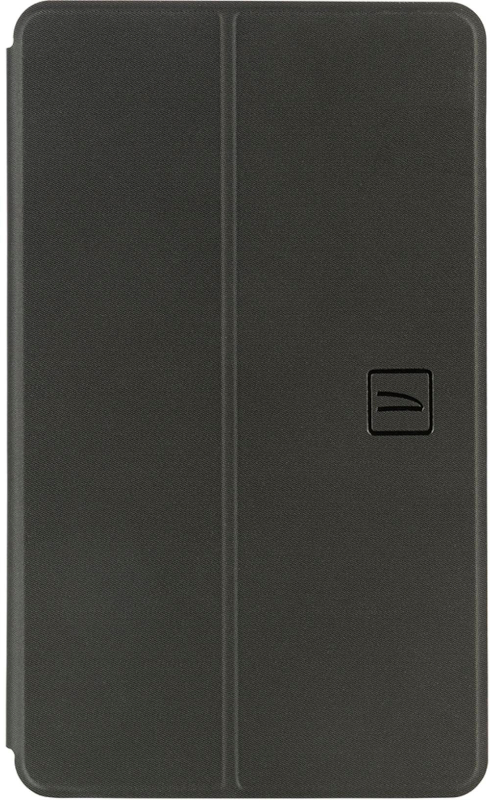 Eine dunkelgraue Tablethülle, geschlossen. Sie hat eine Falzlinie in der Mitte und ein Logo rechts.