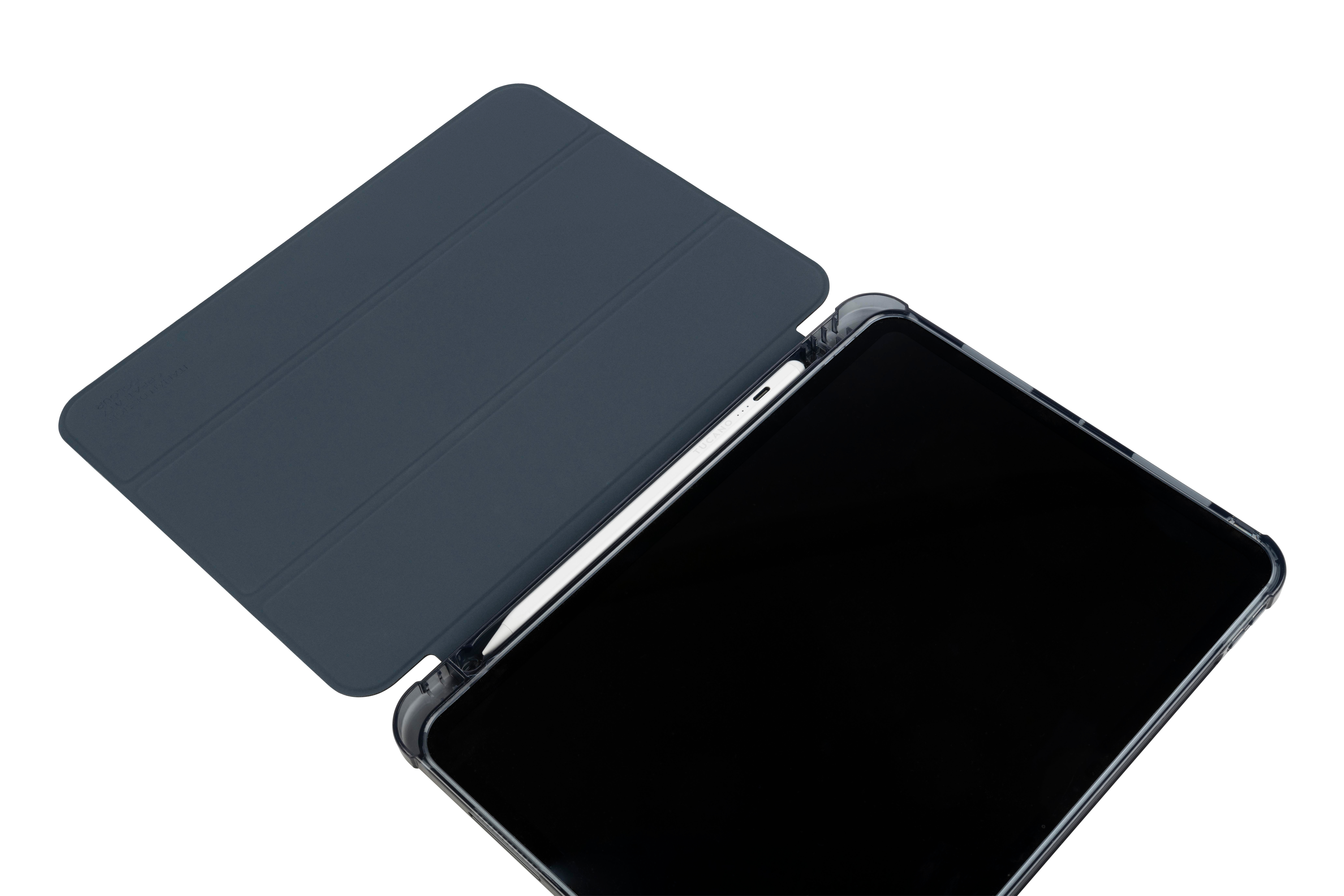 Dunkelblaue Tablethülle mit offenem Deckel, die einen weißen Stift auf weißem Hintergrund zeigt.