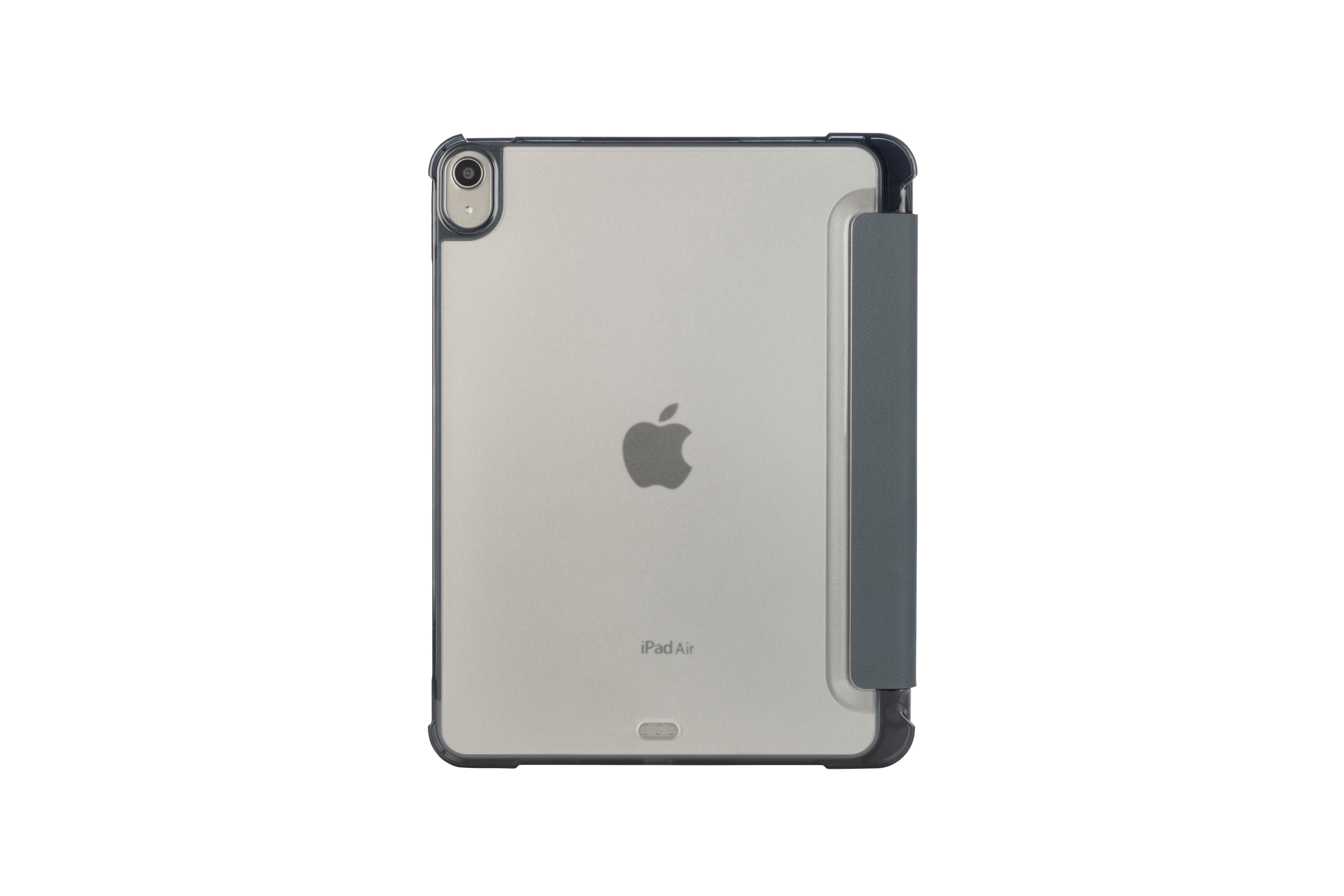 Rückseite eines Tablets in einer Hülle mit Stifthalter, auf weißem Hintergrund.