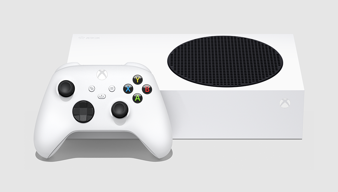 Fehér Xbox Series S konzol és vezérlő fehér háttérben.