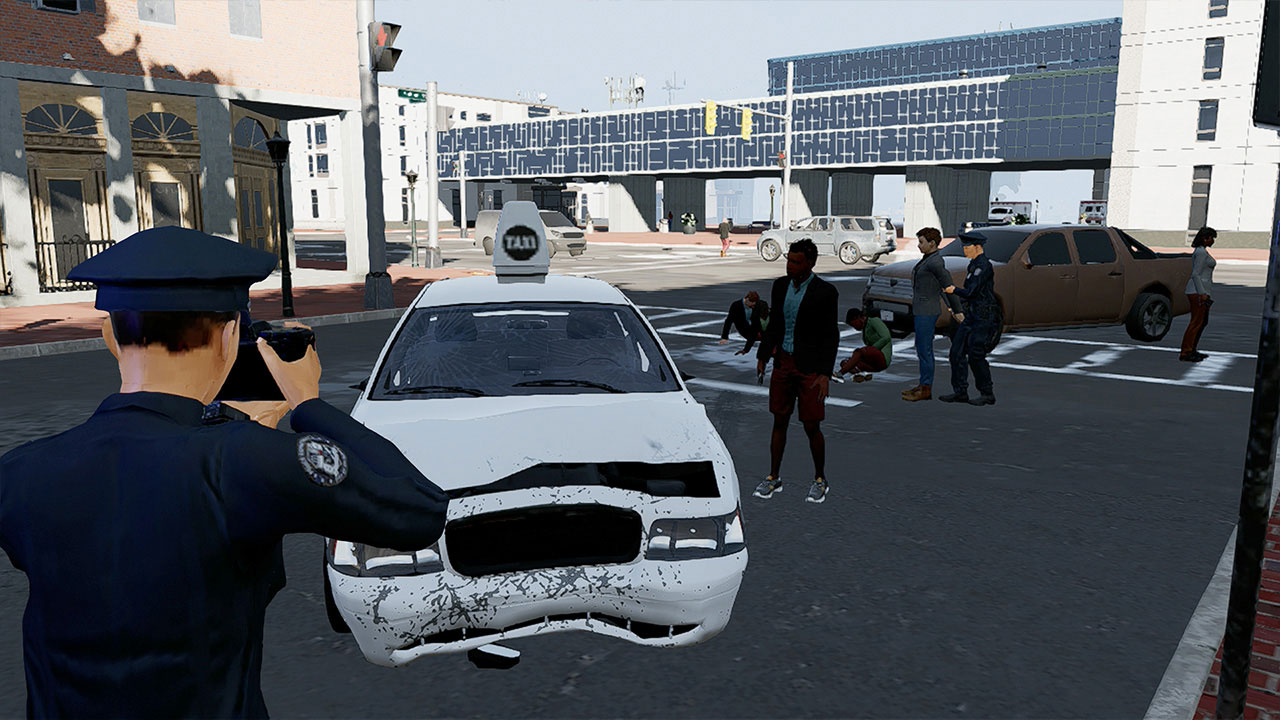 Poliziotto che fotografa la scena di un incidente stradale. Diverse persone in piedi.
