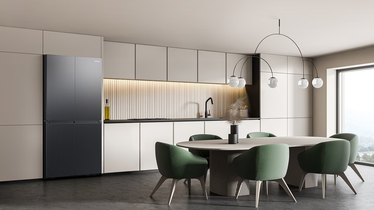 Czarna lodówka w nowoczesnej kuchni.