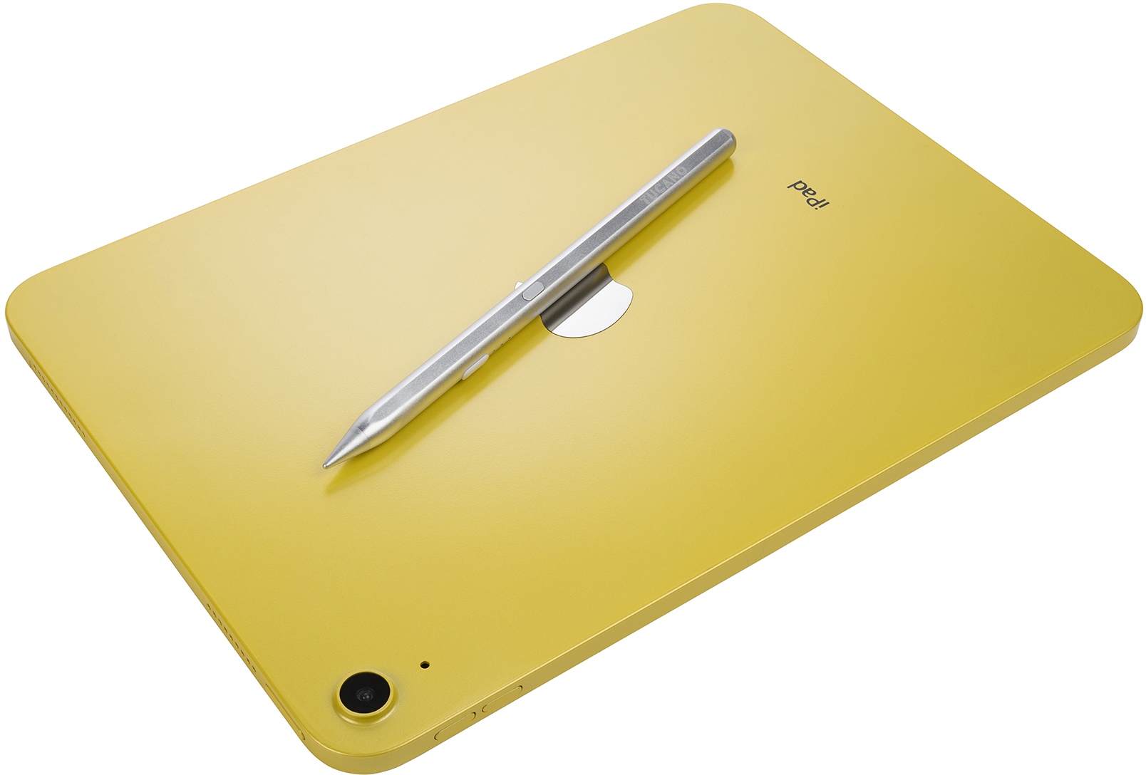 iPad jaune avec un stylet argenté au dos, en angle.